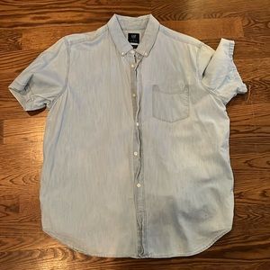 Men’s Gap Short Sleeve Button Down Shirt - XL/Denim